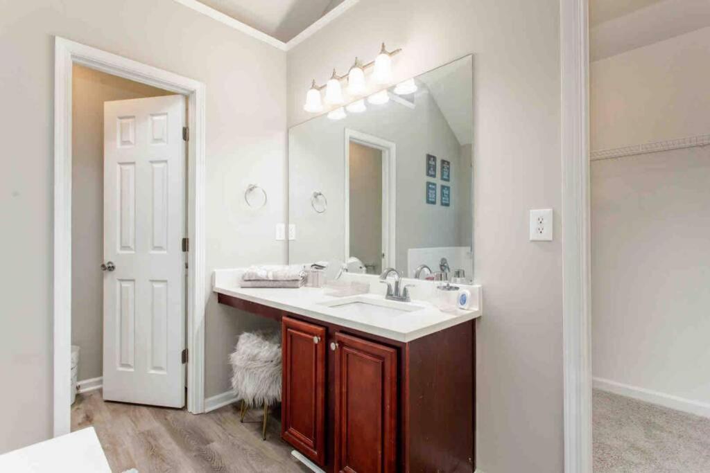 One Chance Luxury Estate - King & Queen Suites! Atlanta Extérieur photo